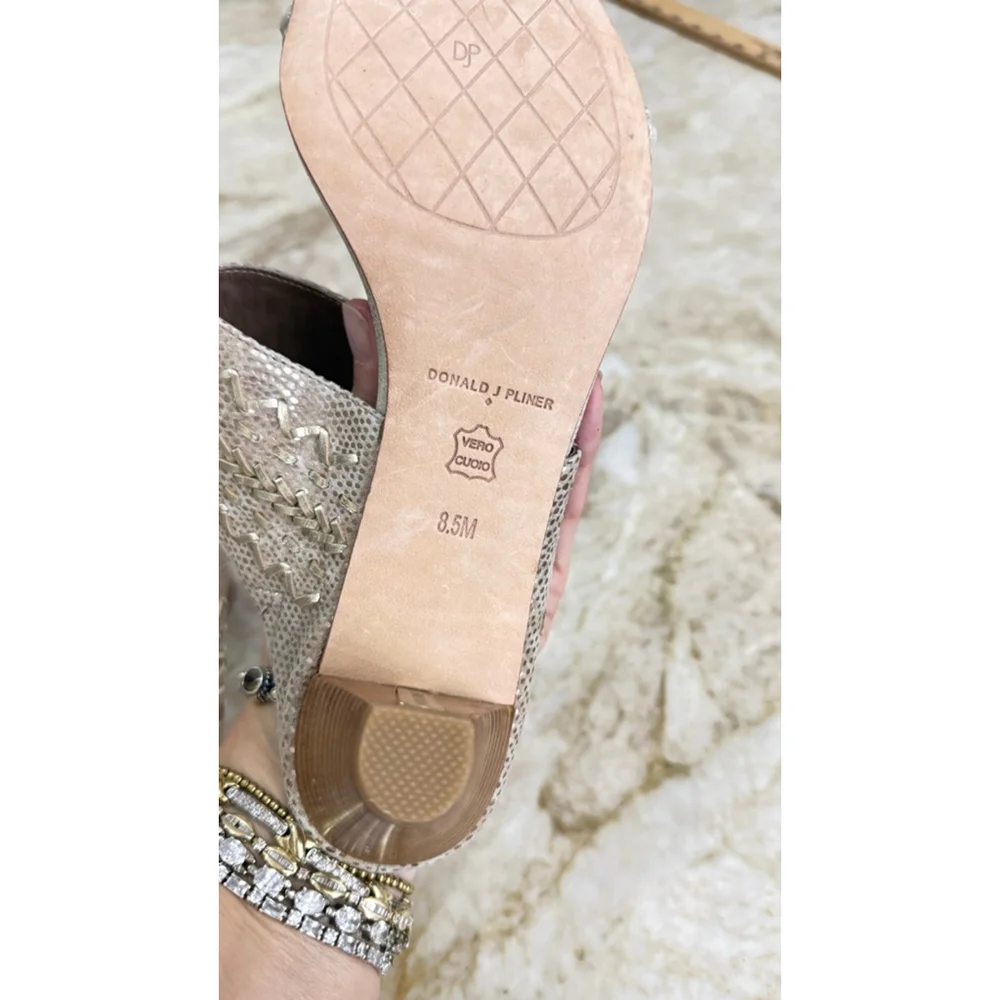 Donald J Pliner Gold Silver heeled Sandals 8.5 - Picture 9 of 9
